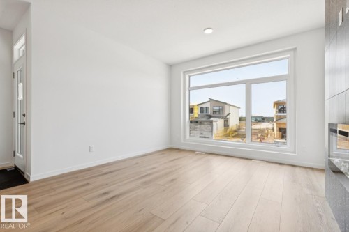 7444 Klapstein Crescent Sw, Edmonton, AB - Indoor