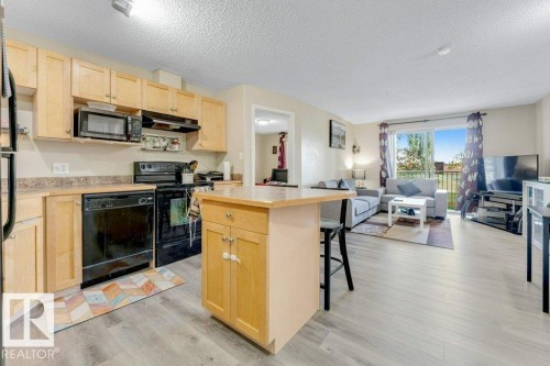 #233 3425 19 St Nw, Edmonton, AB - Indoor Photo Showing Kitchen