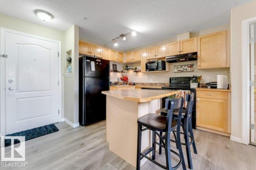 #233 3425 19 St Nw, Edmonton, AB - Indoor Photo Showing Kitchen