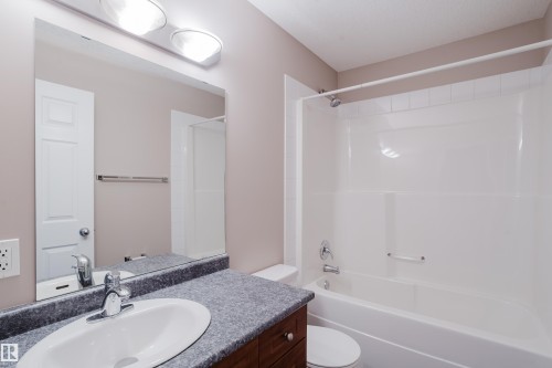 81 Haney Landing, Spruce Grove, AB - Indoor Photo Showing Bathroom