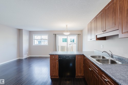81 Haney Landing, Spruce Grove, AB - Indoor Photo Showing Kitchen With Double Sink