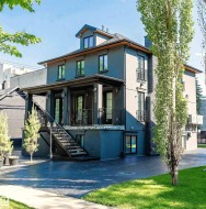 11833 102 Avenue NW  Edmonton, AB T5K 0R6