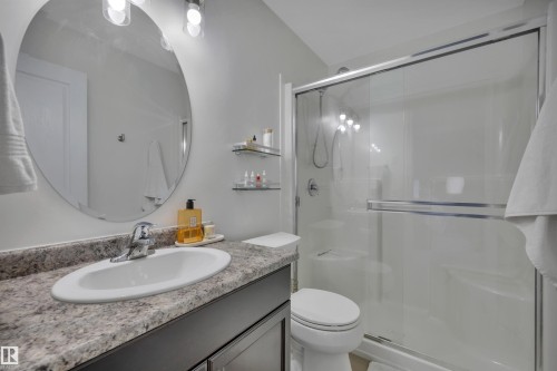 4029 Alexander Way Sw, Edmonton, AB - Indoor Photo Showing Bathroom