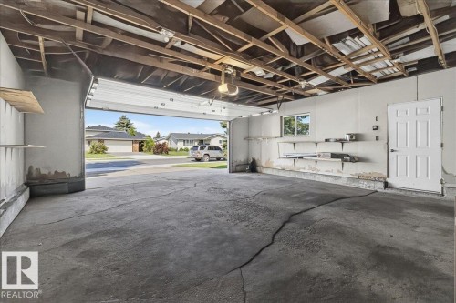 1939 61 Street Nw, Edmonton, AB - Indoor Photo Showing Garage