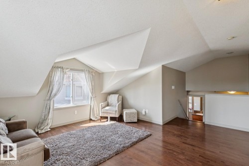 861 Graham Wynd, Edmonton, AB - Indoor