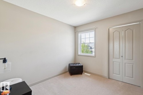 861 Graham Wynd, Edmonton, AB - Indoor