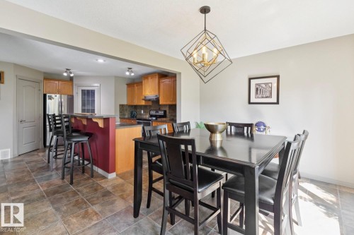861 Graham Wynd, Edmonton, AB - Indoor Photo Showing Dining Room