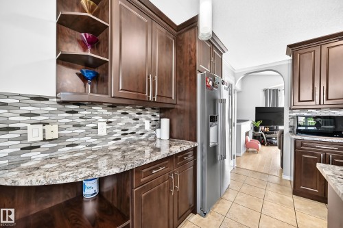 251 Dunvegan Road Nw, Edmonton, AB - Indoor Photo Showing Kitchen
