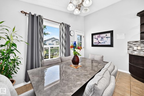 251 Dunvegan Road Nw, Edmonton, AB - Indoor Photo Showing Dining Room