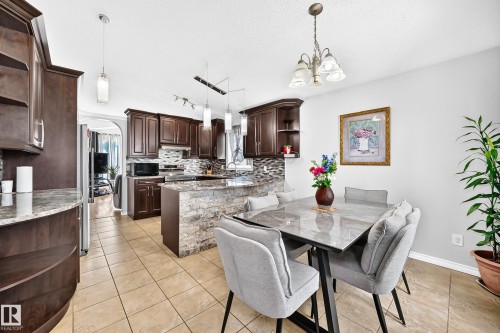 251 Dunvegan Road Nw, Edmonton, AB - Indoor Photo Showing Dining Room