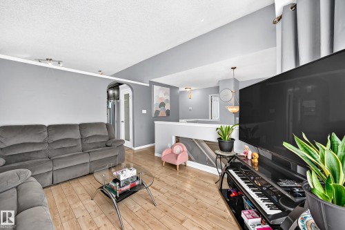 251 Dunvegan Road Nw, Edmonton, AB - Indoor Photo Showing Living Room