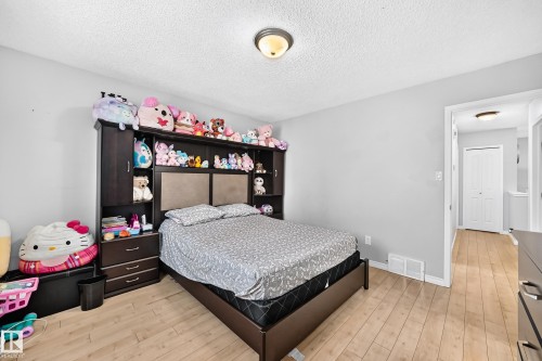 251 Dunvegan Road Nw, Edmonton, AB - Indoor Photo Showing Bedroom