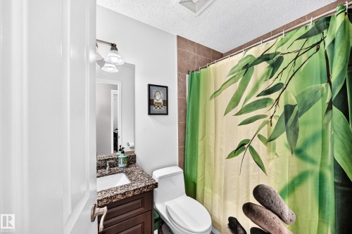 251 Dunvegan Road Nw, Edmonton, AB - Indoor Photo Showing Bathroom