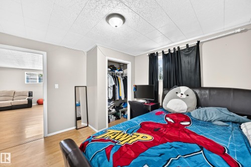 251 Dunvegan Road Nw, Edmonton, AB - Indoor Photo Showing Bedroom