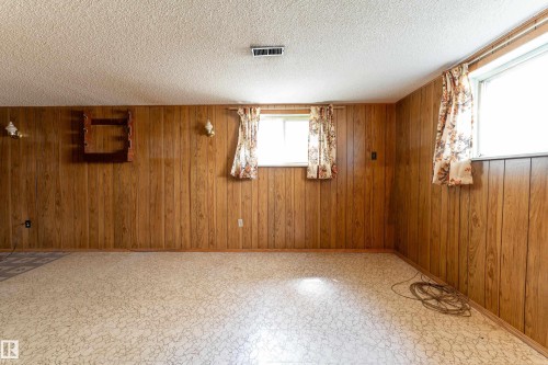 8502 76 Avenue Nw, Edmonton, AB - Indoor Photo Showing Other Room