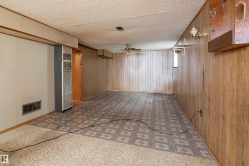 8502 76 Avenue Nw, Edmonton, AB - Indoor Photo Showing Other Room