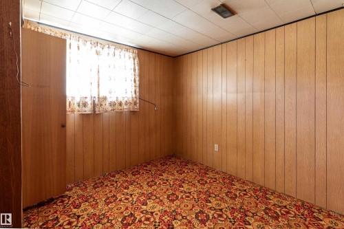 8502 76 Avenue Nw, Edmonton, AB - Indoor Photo Showing Other Room