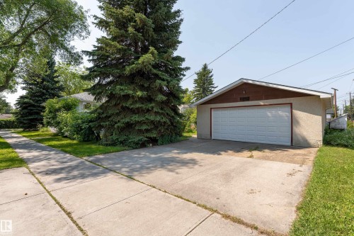8502 76 Avenue Nw, Edmonton, AB - Outdoor