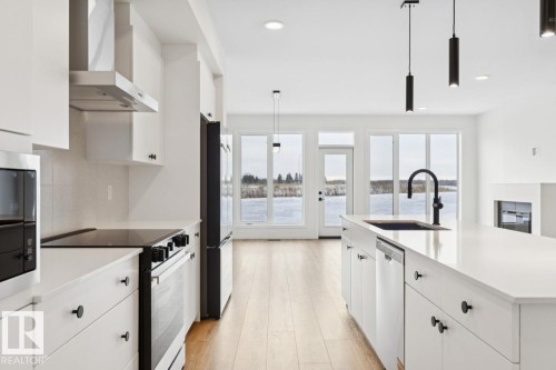 7449 Klapstein Crescent Sw, Edmonton, AB - Indoor Photo Showing Kitchen With Upgraded Kitchen