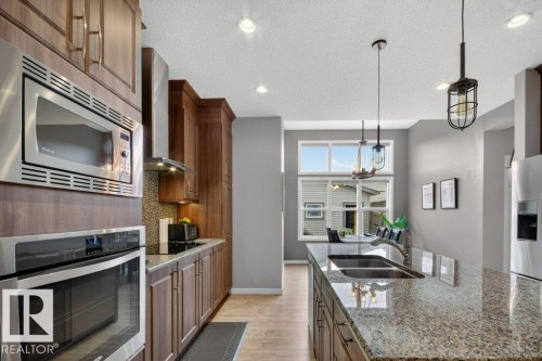 4237 Prowse Way, Edmonton, AB - Indoor Photo Showing Kitchen With Double Sink With Upgraded Kitchen