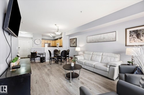 #103 45 Inglewood Dr, St. Albert, AB - Indoor Photo Showing Living Room