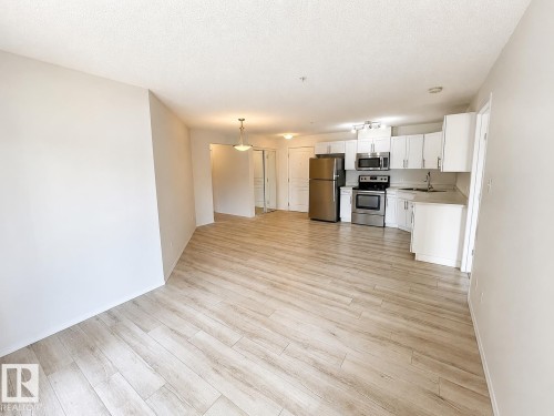 #244 301 Clareview Station Dr Nw, Edmonton, AB - Indoor Photo Showing Kitchen