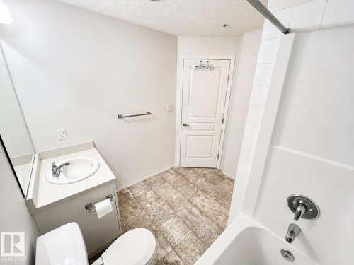 #244 301 Clareview Station Dr Nw, Edmonton, AB - Indoor Photo Showing Bathroom
