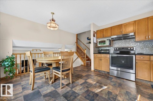 10 Westmews, Fort Saskatchewan, AB - Indoor Photo Showing Kitchen