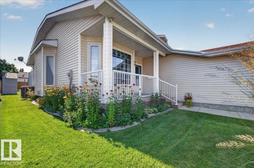 10 Westmews, Fort Saskatchewan, AB - Outdoor