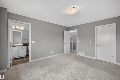 1107 162 Street Sw, Edmonton, AB - Indoor