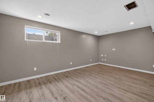1107 162 Street Sw, Edmonton, AB - Indoor Photo Showing Other Room