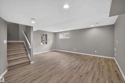 1107 162 Street Sw, Edmonton, AB - Indoor