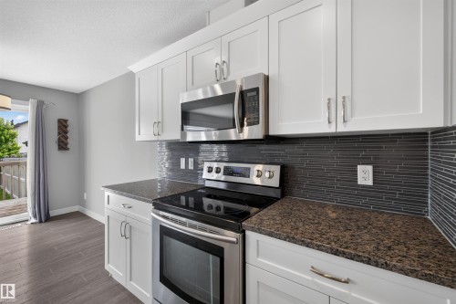 1107 162 Street Sw, Edmonton, AB - Indoor Photo Showing Kitchen With Upgraded Kitchen