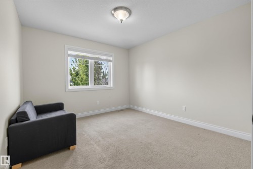 6311 Mann Place Nw, Edmonton, AB - Indoor Photo Showing Other Room