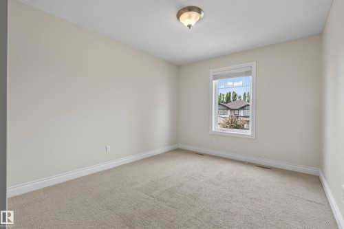 6311 Mann Place Nw, Edmonton, AB - Indoor Photo Showing Other Room