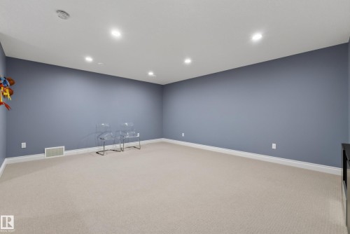 6311 Mann Place Nw, Edmonton, AB - Indoor Photo Showing Other Room