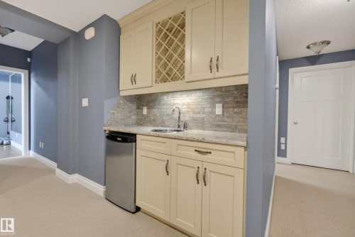 6311 Mann Place Nw, Edmonton, AB - Indoor Photo Showing Kitchen