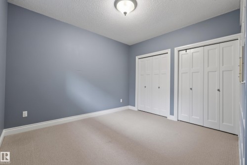6311 Mann Place Nw, Edmonton, AB - Indoor Photo Showing Other Room