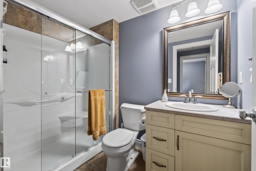 6311 Mann Place Nw, Edmonton, AB - Indoor Photo Showing Bathroom