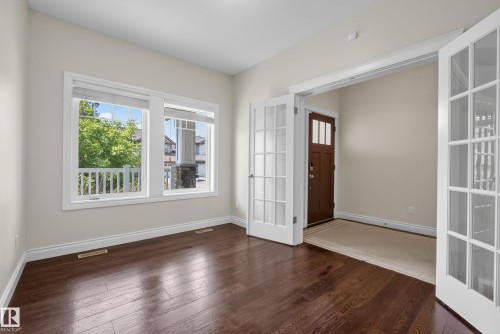 6311 Mann Place Nw, Edmonton, AB - Indoor Photo Showing Other Room