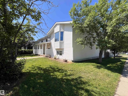 4602 52 Avenue, Bentley, AB - Outdoor