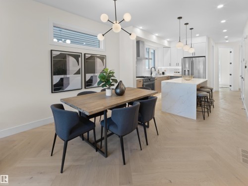 8136 77 Avenue Nw, Edmonton, AB - Indoor Photo Showing Dining Room