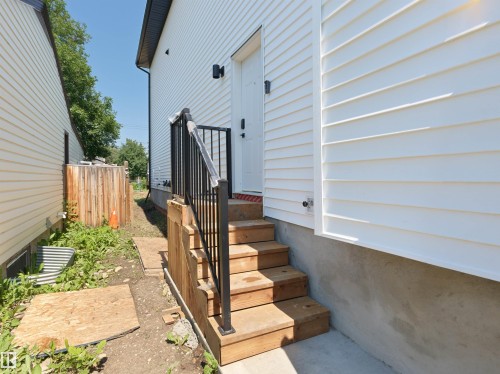 8136 77 Avenue Nw, Edmonton, AB - Outdoor With Exterior