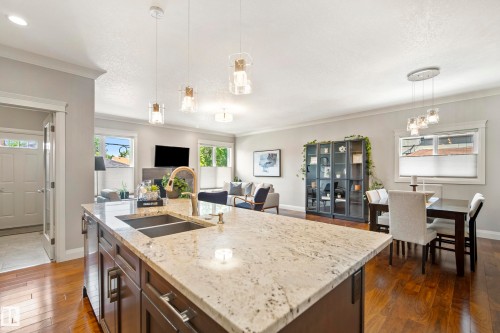 9844 75 Avenue Nw, Edmonton, AB - Indoor