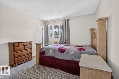 14735 123 Street Nw, Edmonton, AB - Indoor Photo Showing Bedroom