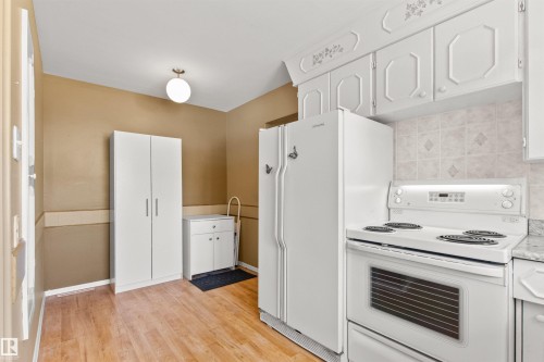 12316 135 Avenue Nw, Edmonton, AB - Indoor Photo Showing Kitchen