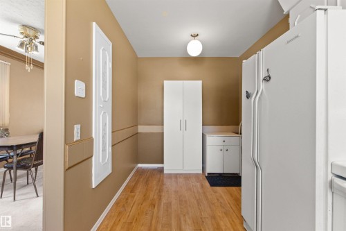12316 135 Avenue Nw, Edmonton, AB - Indoor