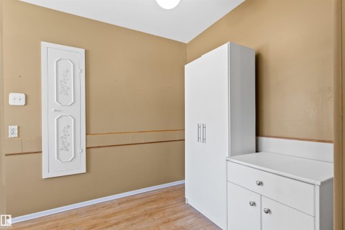 12316 135 Avenue Nw, Edmonton, AB - Indoor Photo Showing Other Room