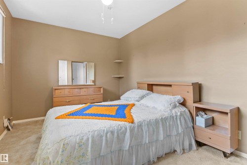 12316 135 Avenue Nw, Edmonton, AB - Indoor Photo Showing Bedroom