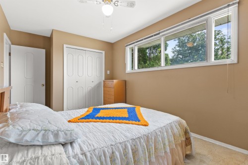 12316 135 Avenue Nw, Edmonton, AB - Indoor Photo Showing Bedroom